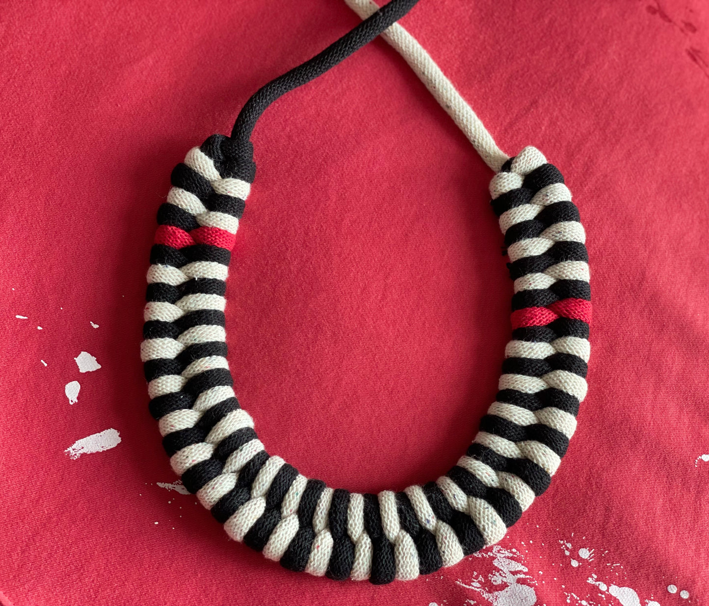 Siggy colier zebra